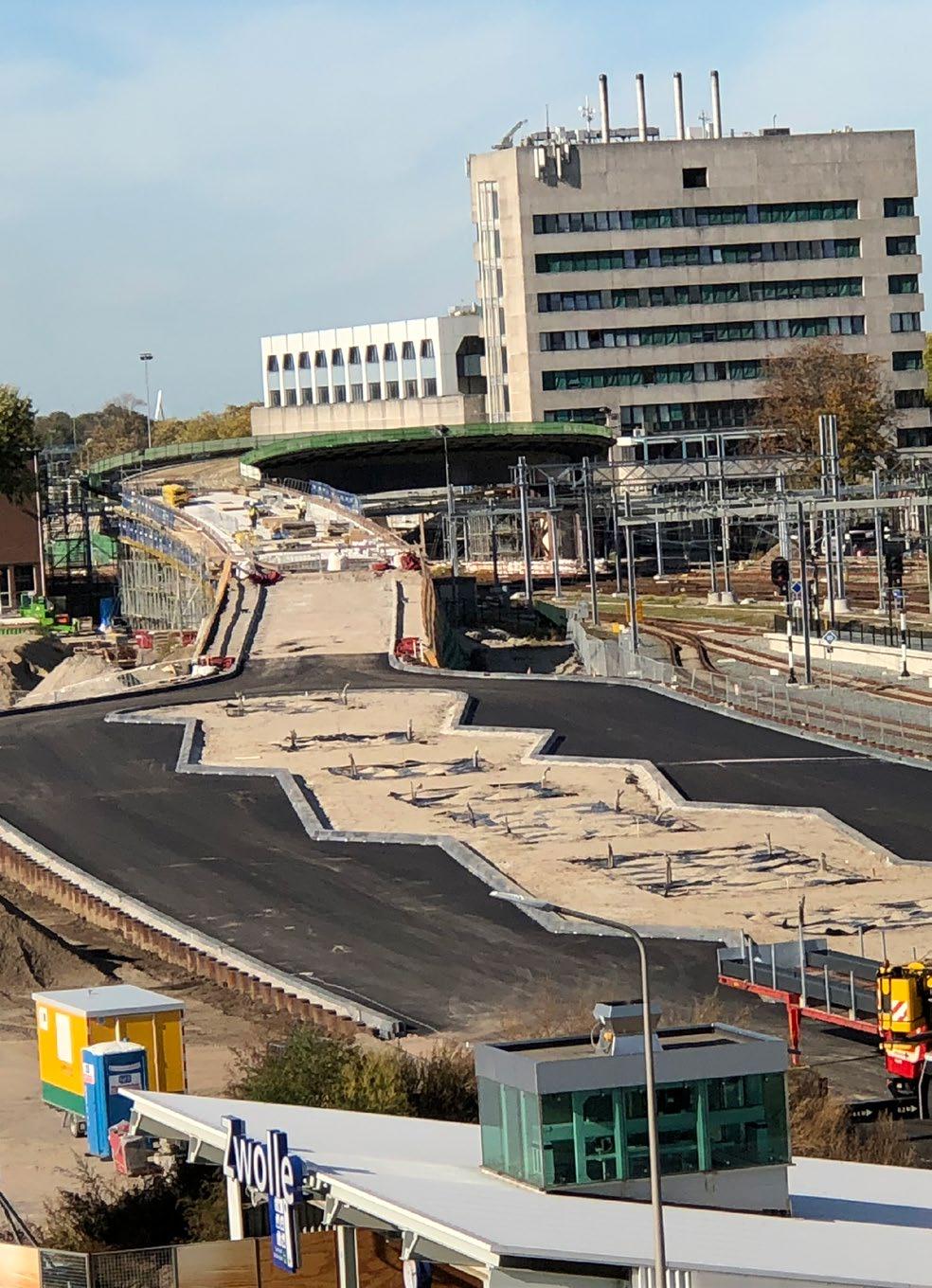 Save the date: 9 februari 2019 Langzaam maar zeker nadert het einde van de bouw van de busbrug en het nieuwe busstation aan de zuidzijde van het station van Zwolle.