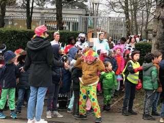 We stappen op muziek, het was carnavalsmuziek.