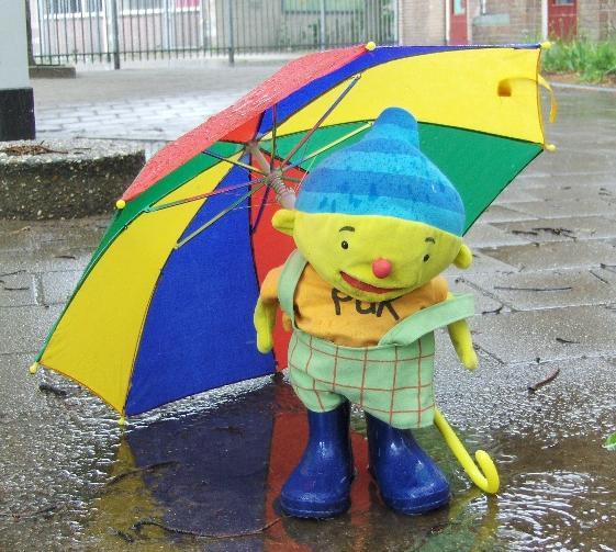 Liedjes die we gaan zingen: Parapluutje, parasolletje Parapluutje, parasolletje De ene voor de regen de andere voor de zon!