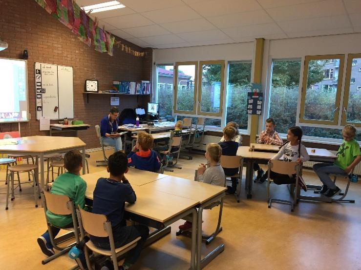 Voorleesoma s en meten in groep 5b In groep 5b zijn twee oma's komen