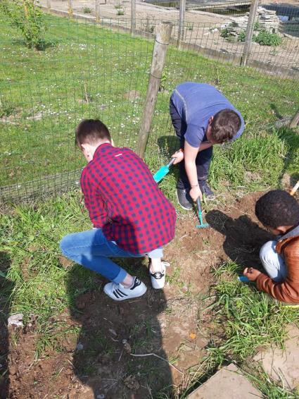 schenken aan de schooltuin.