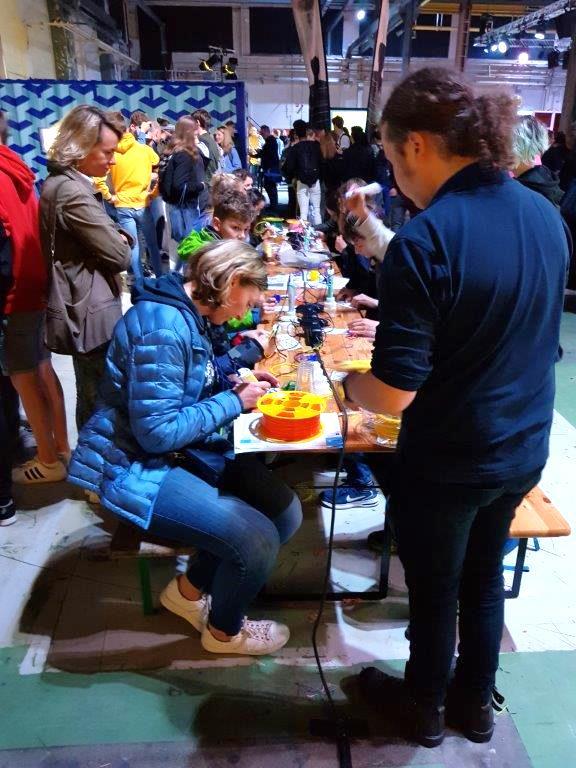 Gelukkig hebben we veel vragen kunnen beantwoorden en kregen ouders meer zicht op wat er voor hun zoon of dochter komend schooljaar verandert. Heeft u de avond gemist of wilt u nog eens teruglezen?