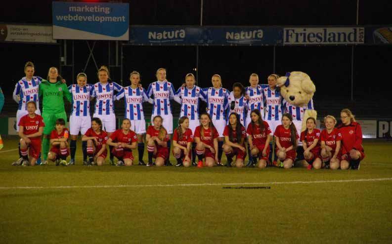 De eerste helft speelde zich vooral af op het middenveld. Daar waar de verdediging van beide teams zich goed staande kon houden. Zonder al te grote kansen te noteren gingen we rusten in Sint Anthonis.