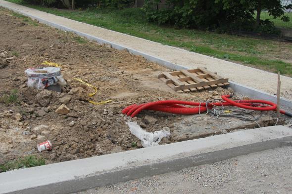 de put voor de fundering van de verlichtingspaal, met een diepte van 1,00 m, archeologisch begeleid worden.