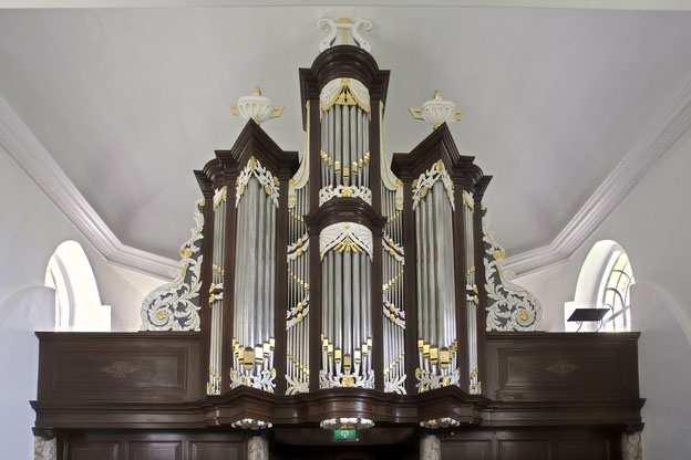 195 P. van Oeckelen 1852 Herv. Kerk Usquert Het orgel is in 2006/2007 volledig gerestaureerd door Mense Ruiter Orgelmakers B.V.