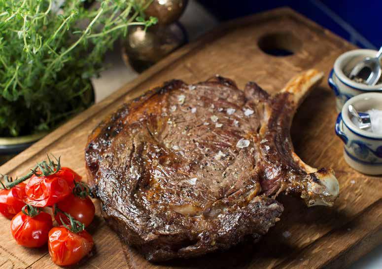 Steaks Een malse entrecote, een sappige kogelbiefstuk of een heerlijke ribeye. Verras je gasten door steaks op een andere manier te presenteren.