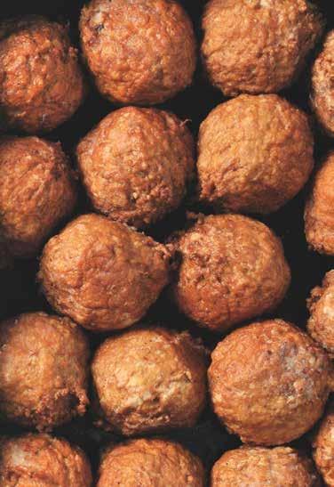 Gehaktballen Sappige gehaktballen staan al decennia lang prominent op de menu kaart. Dankzij de innovatiess kent de gehaktbal vele vormen en smaken. Denk aan rond, plat, pittig, mild, etc.