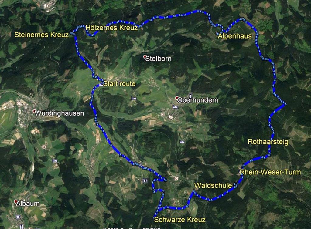 uitzichtpunten, maar het is bovenal gewoon een prachtige wandeltocht door de afwisselende bosgebieden van het zuidelijke Sauerland Rothaargebirge met veel hoogtemeters.