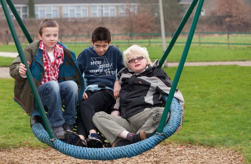 Kinderen die naar een reguliere school gaan, hebben hun vriendjes in de buurt wonen.