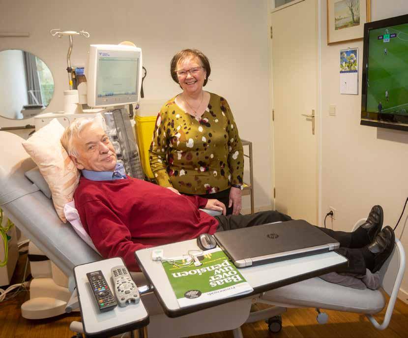 PARTNERS IN ZORG Theo Bollen en zijn echtgenote Theo Bollen (77) uit Genk is al jaren nierpatiënt. Zijn arts nefroloog dr.