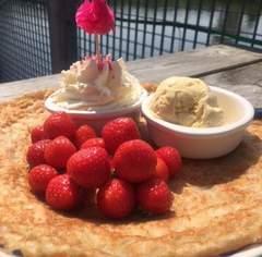 Arrangementen Een babyshower of een verjaardag met een heerlijke high tea in onze serre op het water met uitzicht op de AAP-eilanden is van een succes verzekerd.