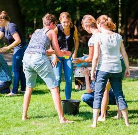 Field Games Bij Fun Forest kan je niet alleen terecht voor een avontuur in de bomen, maar we hebben ook avonturen voor mensen die liever op de grond blijven.