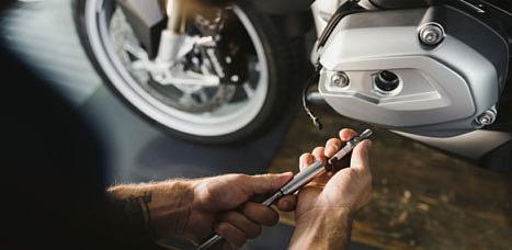Wie een nieuwe BMW motorfiets aanschaft, ontvangt automatisch de BMW Motorrad Road Assist Card, waarmee u mocht het onverhoopt nodig zijn kan rekenen op hulpverlening.