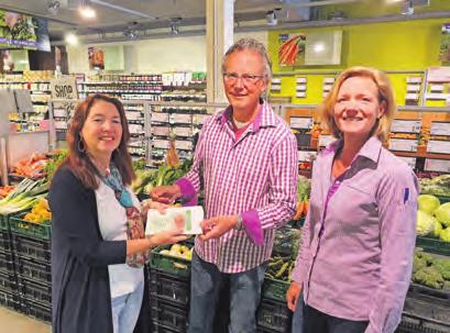 Woensdagmiddag 8 mei zette een trotse burgemeester de Plusmarkt en Spar Mons, beiden uit Bilthoven, in het zonnetje; ook om juist andere supermarkten, die nog geen Fairtrade bananen verkopen, zover