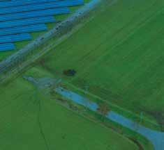 Energiecoöperatie Nieuw- Oranjepoort; van en voor ons! GroenLeven heeft het zonnepark tussen Nieuw-Dordrecht en Oranjedorp gebouwd. Daarmee wordt stroom voor het bedrijvenpark opgewekt.