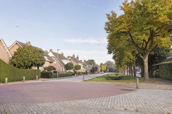 In de voormalige garage is een werk /slaapkamer