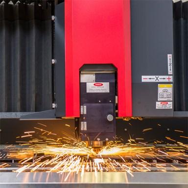 Met onze CNC snijmachine kunnen wij snel, efficient en accuraat produceren in een veelvoud van materialen.