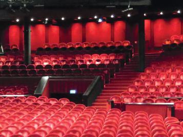 Naast de exploitatie van het Circustheater en Beatrix Theater in Nederland en de theaters in