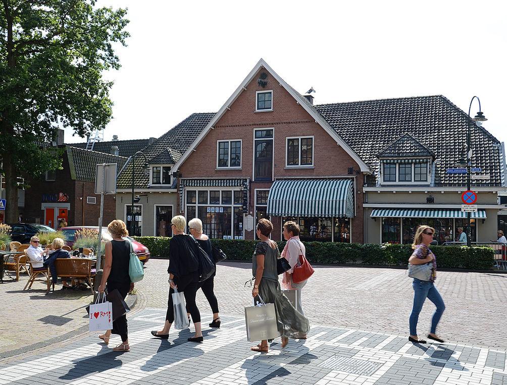 Kenmerken Kenmerken object Ligging wijkwinkelcentrum, winkelgebied stadscentrum Welstandsklasse A1