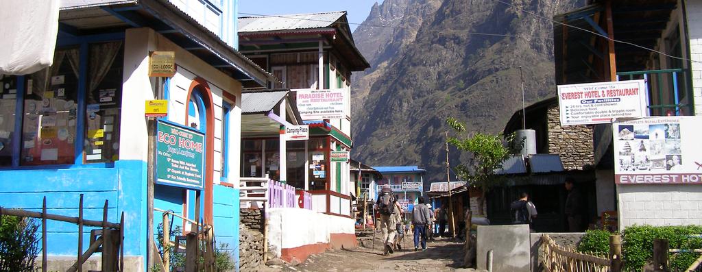 Het Annapurna Circuit is een klassieke wandeltocht waarbij je in lodges overnacht. Het is een zeer afwisselende reis, de wandeling voert door de verschillende klimaatzones van Nepal.