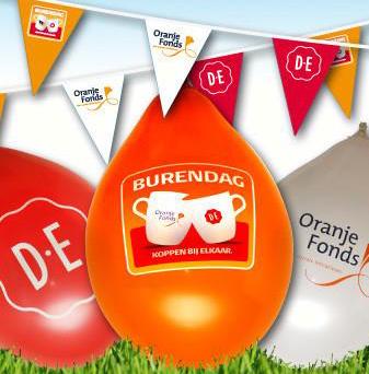 Douwe Egberts en het Oranje Fonds organiseren Burendag omdat buurten leuker, socialer en veiliger worden als buren elkaar ontmoeten en zich samen inzetten voor hun buurt.