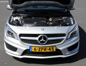 Specificaties Mercedes-Benz CLA Shooting Brake 180 DCT Maten en gewichten Lengte x breedte x hoogte Wielbasis 463 x 177 x 144 cm 270 cm Gewicht Aanhanger Aanhanger geremd 1.460 kg 715 kg 1.