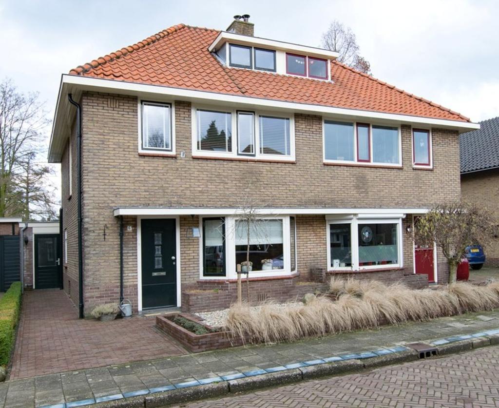 TE KOOP IJsselstraat 6 7607 LP Almelo De Makelaar van Twente Wethouder E.