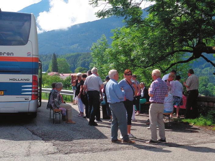 Commissie Ontwikkeling en Ontspanning De voorjaarsreis ging dit jaar naar Tirol. Gekozen werd voor een 8-daagse reis ivm de afstand van 1000 km.