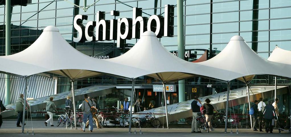 In meer dan één opzicht is Schiphol een opmerkelijke luchthaven. De luchthaven Schiphol bestaat al meer dan 100 jaar.