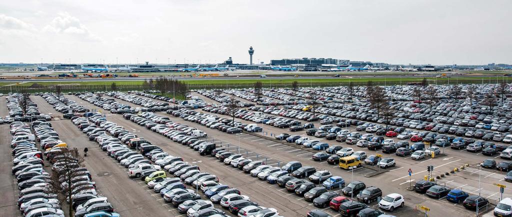 1949 Nieuwe terminal gereed 1956 Plan voor bouw nieuwe luchthaven Jan Dellaerts plan voor een nieuwe luchthaven, ontwikkeld in de oorlog, wordt definitief goedgekeurd door de gemeenteraad van