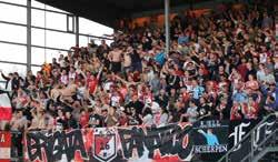 Met een van de luxe wedstrijdarrangementen kunt u al uw zakelijke relaties laten genieten van een spectaculaire middag of avond in stadion De Oude Meerdijk.