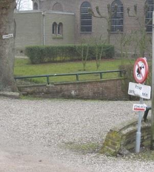 stemlokaal (niet geschikt voor rolstoelen en