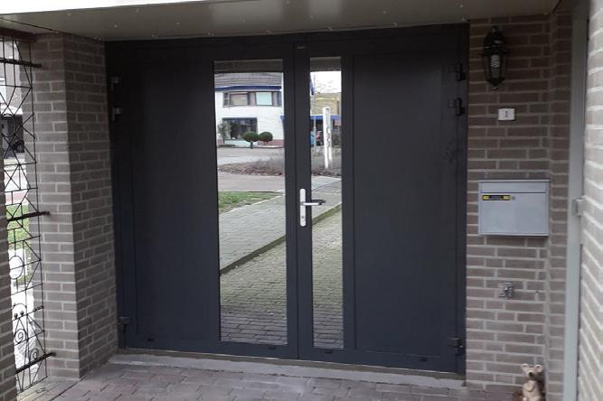 AW30-2 openslaande garagedeur met 30mm geheel vlakke