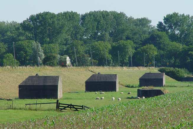 Advies Visuele Integriteit - Kwaliteitsteam Nieuwe Hollandse Waterlinie 17 Vanaf inundeerbaar gebied richting hoofdverdedigingslijn is vanuit militair-historisch perspectief een weinig relevante