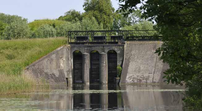 Advies Visuele Integriteit - Kwaliteitsteam Nieuwe Hollandse Waterlinie 25 Op en rond waterwerken, forten, vestingen, batterijen en andere geschutsopstellingen gaat het vooral om de functie van het