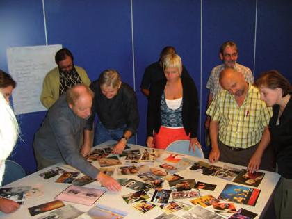 maar over 2,5 jaar, die van start gaan na de sociale verkiezingen. (zie tabellen planning ). Dit gebeurt om delegees -die mogelijks alleen zijn- zo snel mogelijk te ondersteunen. Elk blok omvat.