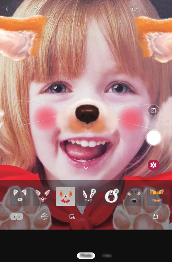 Apps en functies Live stickers Leg foto's en video's vast met verschillende live stickers. Wanneer u uw gezicht beweegt, volgen de stickers uw bewegingen.