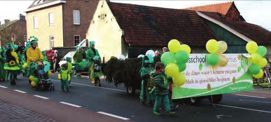 24 De Heemkundevereniging brengt een bezoek aan het Eyewitness WO2 Museum in Beek.