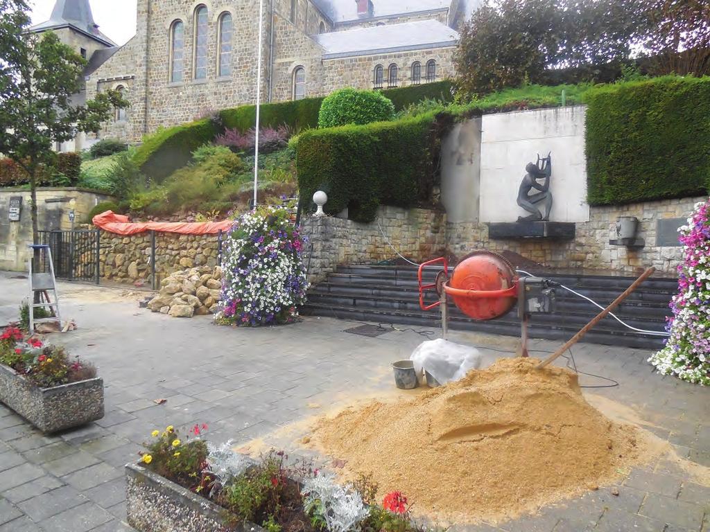 Het monument herinnert aan de jarenlange vriendschap tussen Mannenkoor Inter Nos en diverse muziekverenigingen in