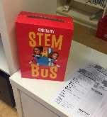 kinderjury.nl staat de lijst met genomineerde boeken. Vanaf maandag 20 mei staat er een stembus en zijn er stemformulieren in de bovenbouwbibliotheek, je kunt je stem dus nog uitbrengen!