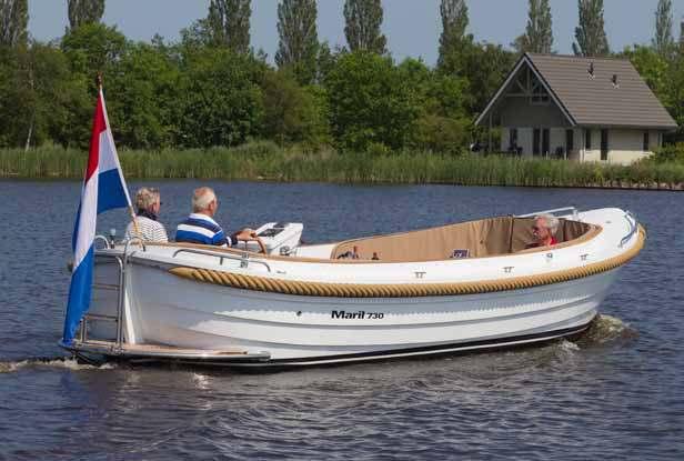 Een koellade om uw hapjes en drank koel te houden en een ruim zonnebed maken het vaarplezier compleet en zijn optioneel leverbaar. Uw robuuste en degelijke metgezel.