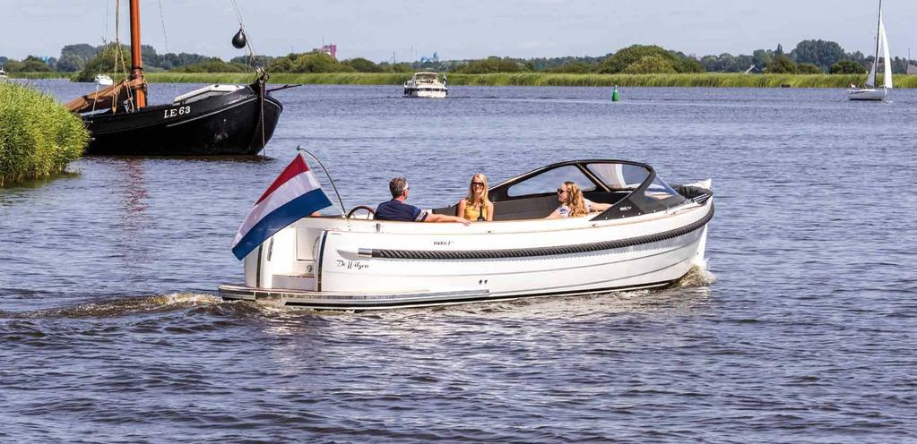 maril 7nXt Standaard is de 7NXT zeer compleet aangekleed en beschikt de boot over veel bergruimte. Voor in de punt is een ruim afsluitbaar toilet, standaard uitgevoerd met een chemisch toilet.