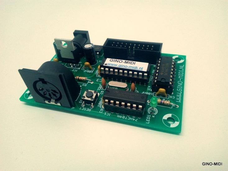 Inleiding Algemeen De Small-MIDI interface is ontworpen om de speeltafel van een orgel uit te rusten met een MIDI uitgang.