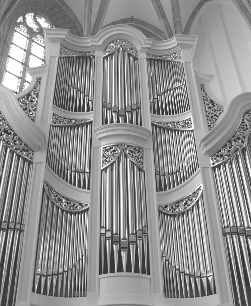 BEZOEK OOK DE ORGELCONCERTEN Niet alleen voor de beiaardkunst, maar ook voor de orgelcultuur is de Grote Kerk een niet te missen plaats voor muziekliefhebbers.