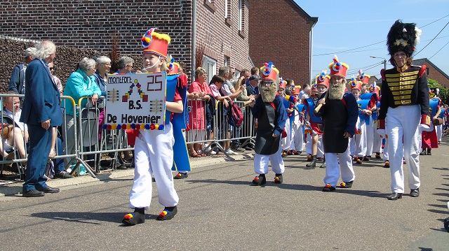 Voorwoord door de jeugdcommissie Onze toekomst: Iedereen heeft een talent, geef ze een kans! Allereerst wenst de jeugdcommissie alle schutters en hun naasten een gelukkig en gezond 2019.