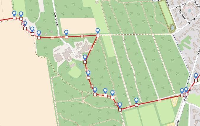 Zie trajectkaart: Bij de eerste bocht gaat u RD op het onverharde pad. Dan LA en tweede pad RA. Einde RA en weg oversteken en LA op het onverharde pad.