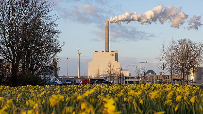 Samenvatting Minder mensen geloven dat aarde opwarmt door de mens Een groeiende groep mensen gelooft niet dat de mens hoofdverantwoordelijk is voor de opwarming van de aarde.