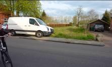 Hoofdstraat Fout parkeren / braakliggende gemeentelijke kavel.