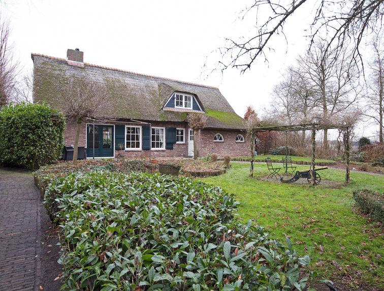 vrijstaande woning 10 248 m² 1675 m² 1061 m³ 1979 geen