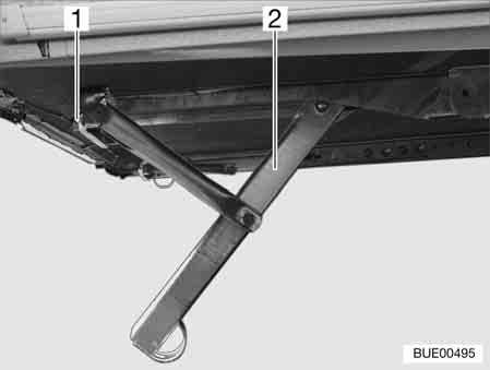 5 Caravan opstellen Met behulp van het neuswiel de caravan horizontaal zetten. Voor de controle een kleine waterpas gebruiken.